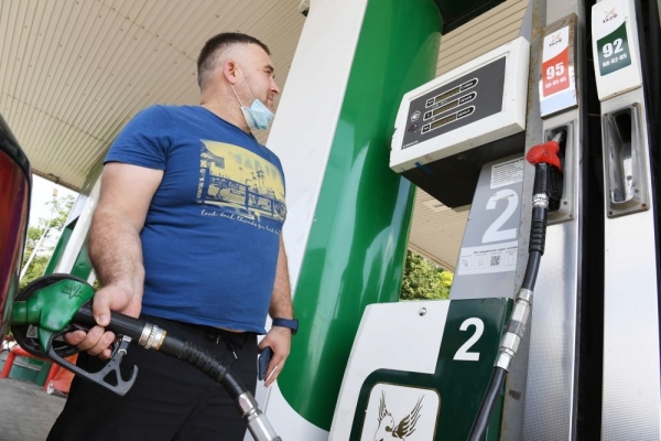   Россия заняла второе место в Европе по дешевизне бензина 