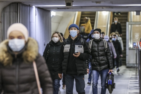   Президент РАН: Пандемия войдет в режим сезонных эпидемий с 2022 года 