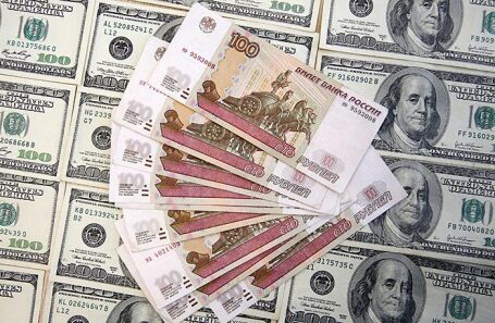 Bloomberg: западным трейдерам советуют не ориентироваться на курс рубля на Московской бирже